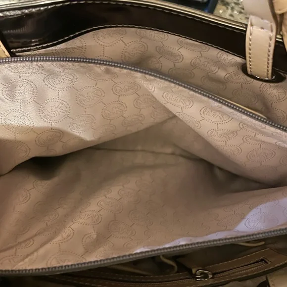 MICHAEL KORS Jet Set Logo Tote Shoulder Bag Shiny Silver Patent Leather - Picture 10 of 10